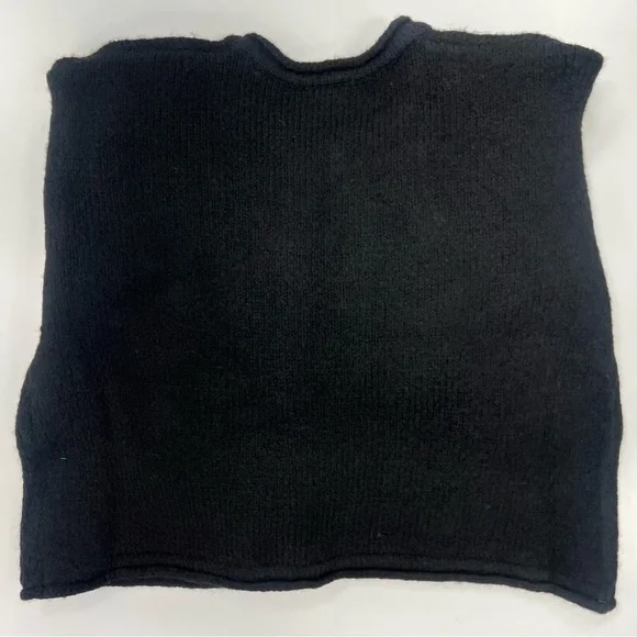 FARM Rio Black Crochet Cherry Cardigan - Picture 2 of 7